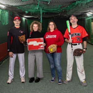 DOGEWO21 spendet für baseball nachwuchs